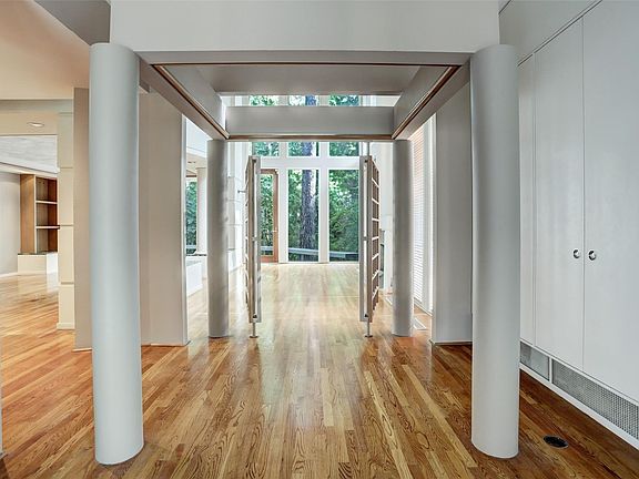 3rd image of 431 Hedwig Rd