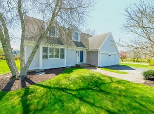 141 Meadow Ln, Middletown, RI 02842