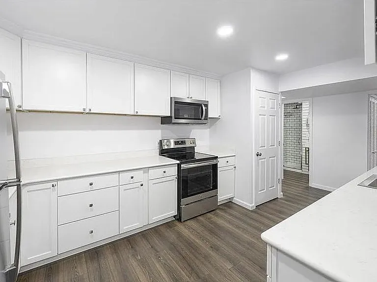 529 E University Dr #1203 — Photo 11