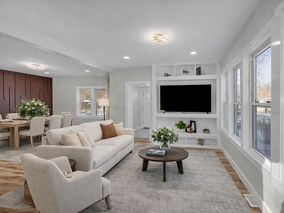 2nd image of 4200 Monroe St