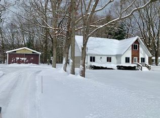 6256 W Dewey Rd, Ludington, MI 49431