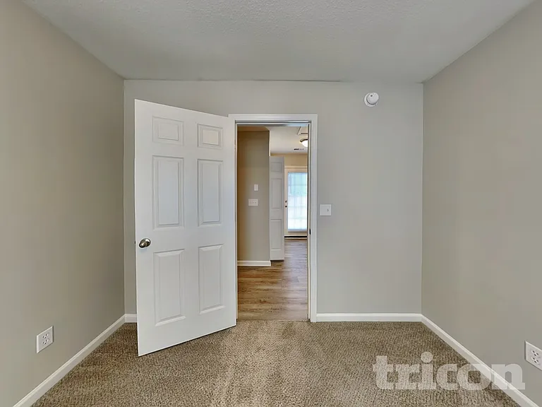 226 Blazer Dr — Photo 11
