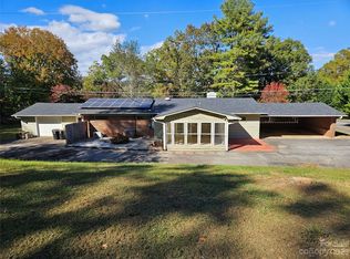 210 Byrd Hill Dr, Marion, NC 28752