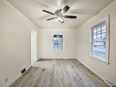 4th image of 496 24th St