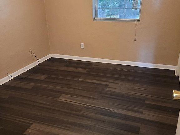2nd image of 2650 W Pensacola St #12
