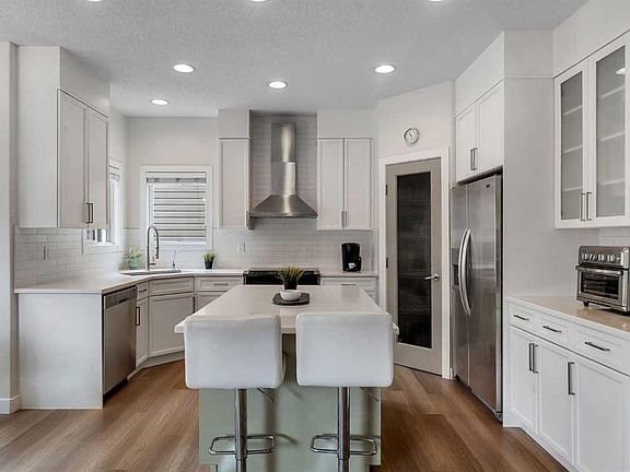 2nd image of 89 N Everhollow Rise SW