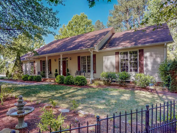734 Crystal Forest Dr, Semora, NC 27343
