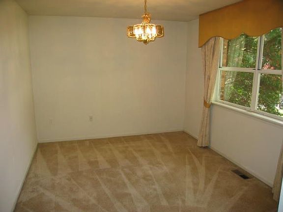 4th image of 123 Lee Dr