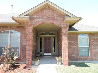 625 N White Tail Way, Mustang, OK 73064