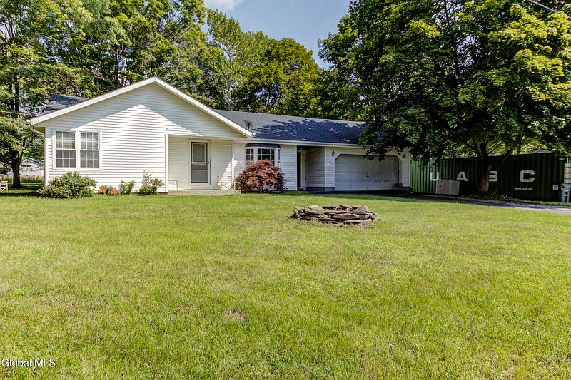 3rd image of 10 Brookside Way