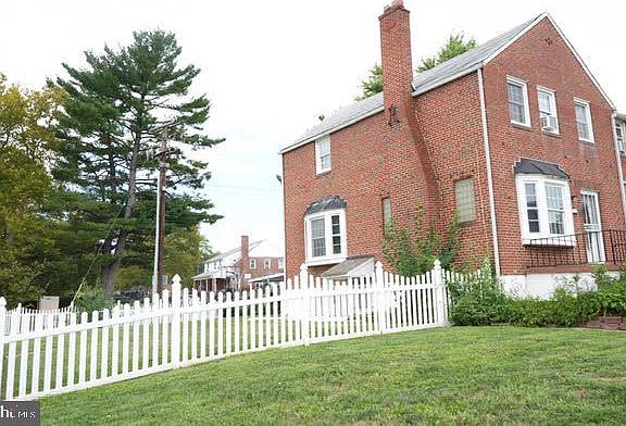2nd image of 5700 Maplehill Rd