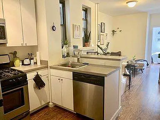 Rented by REAL New York | media 19