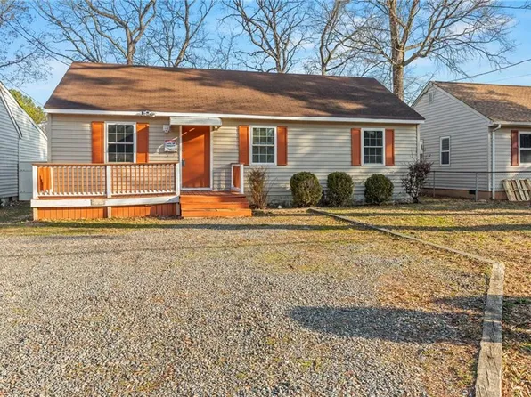 9 Alpine St, Newport News, VA 23606