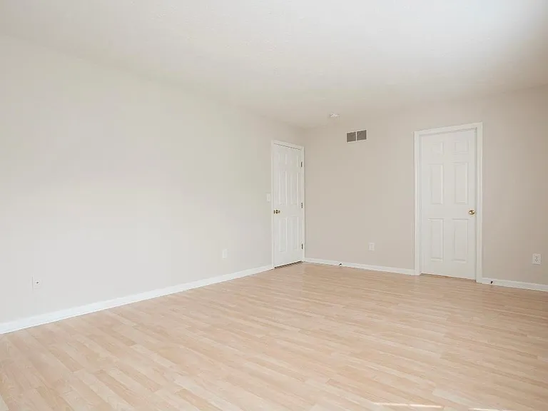 5390 Crossing Ln #5390 — Photo 10