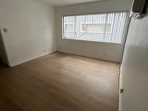 3rd image of 4355 Mammoth Ave APT 1