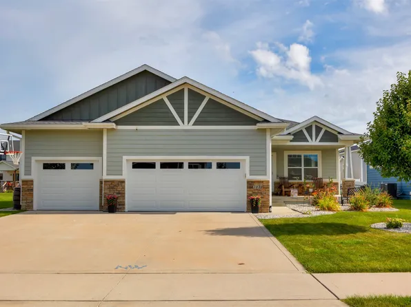 1030 Spruce St, Waukee, IA 50263