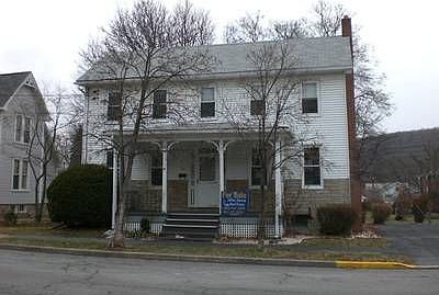 2nd image of 337 E John St