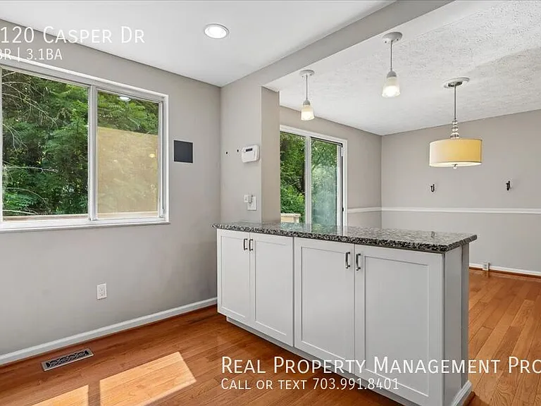 1120 Casper Dr — Photo 9