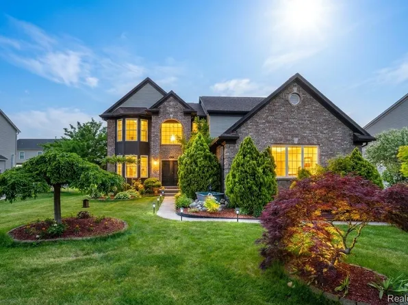 6330 Sadie Ln, Belleville, MI 48111