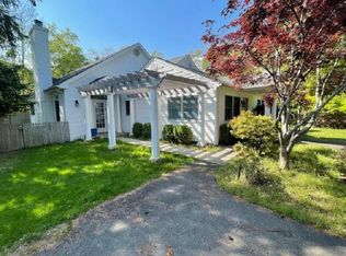 35 Maple St, Westhampton Beach, NY 11978