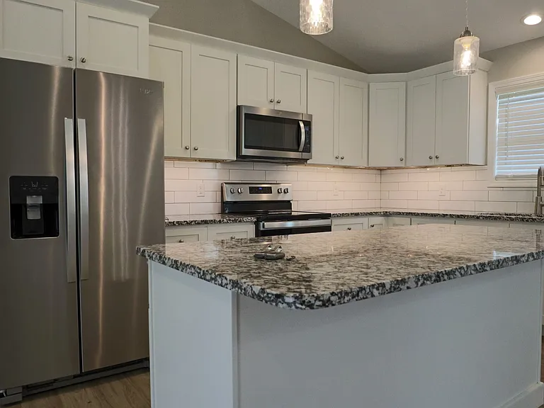 249 Oak Grove Cir — Photo 6