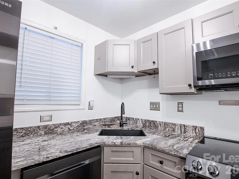 100 Willow Run Dr #2 — Photo 22