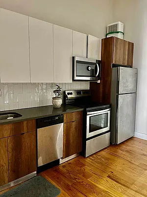 Rented by SpaceReqs LLC | media 1