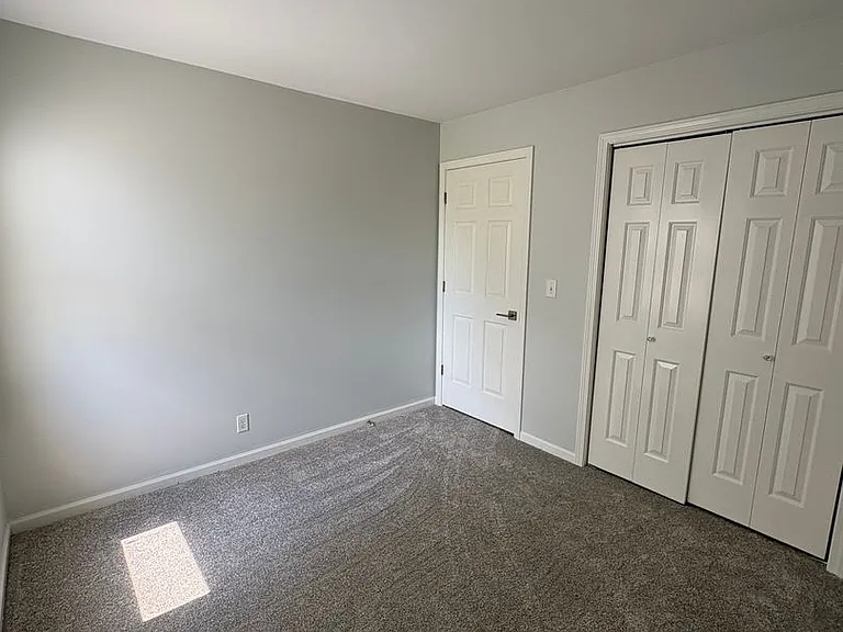 120 W Green Meadows Rd — Photo 21