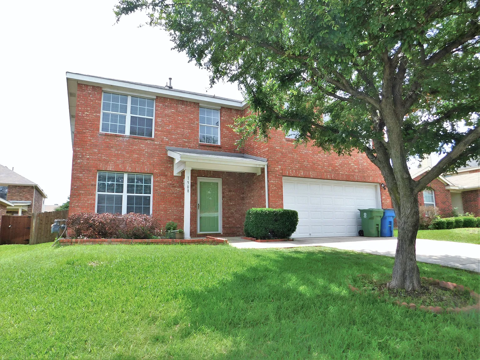 3 bed, 2.5 bath, 2255 sqft, $2,350 — Photo 1