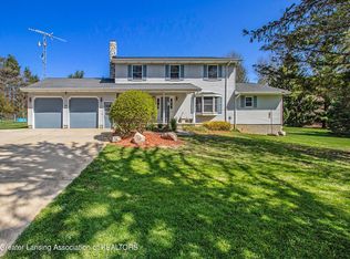 7800 Chase Lake Rd, Fowlerville, MI 48836