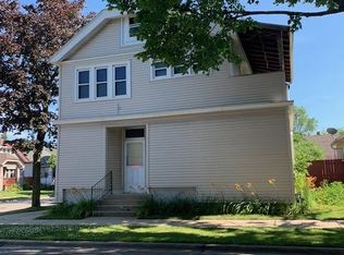 3701 W Branting Ln, Milwaukee, WI 53215