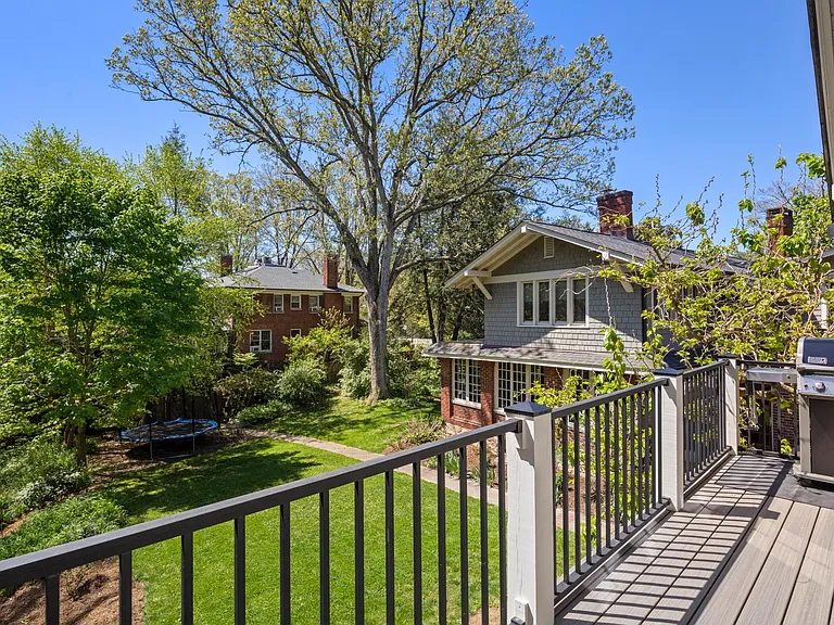 87 Kenilworth Rd #B — Photo 15