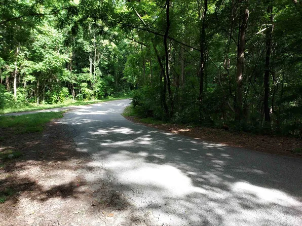 401 Mountain Lakes Dr, Tryon, NC 28782