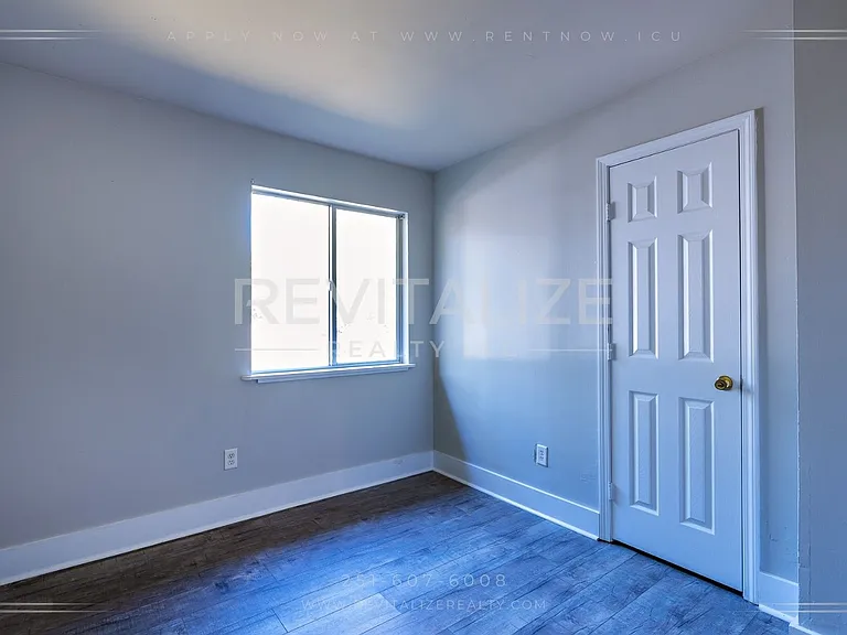 1746 Cody Rd N — Photo 16