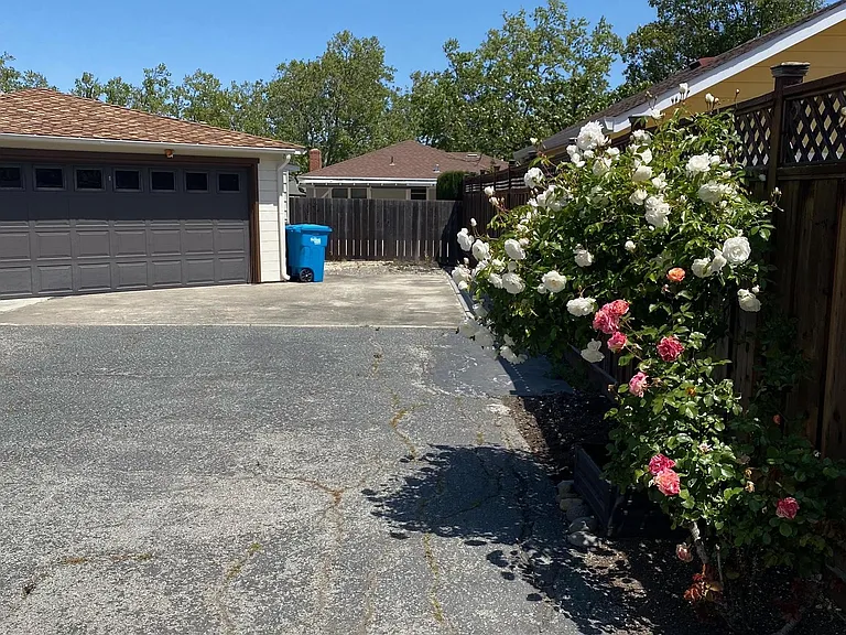 421 Jeter St — Photo 10