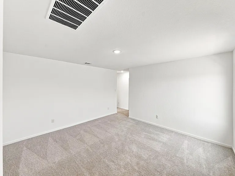 233 Pastar Fls — Photo 33