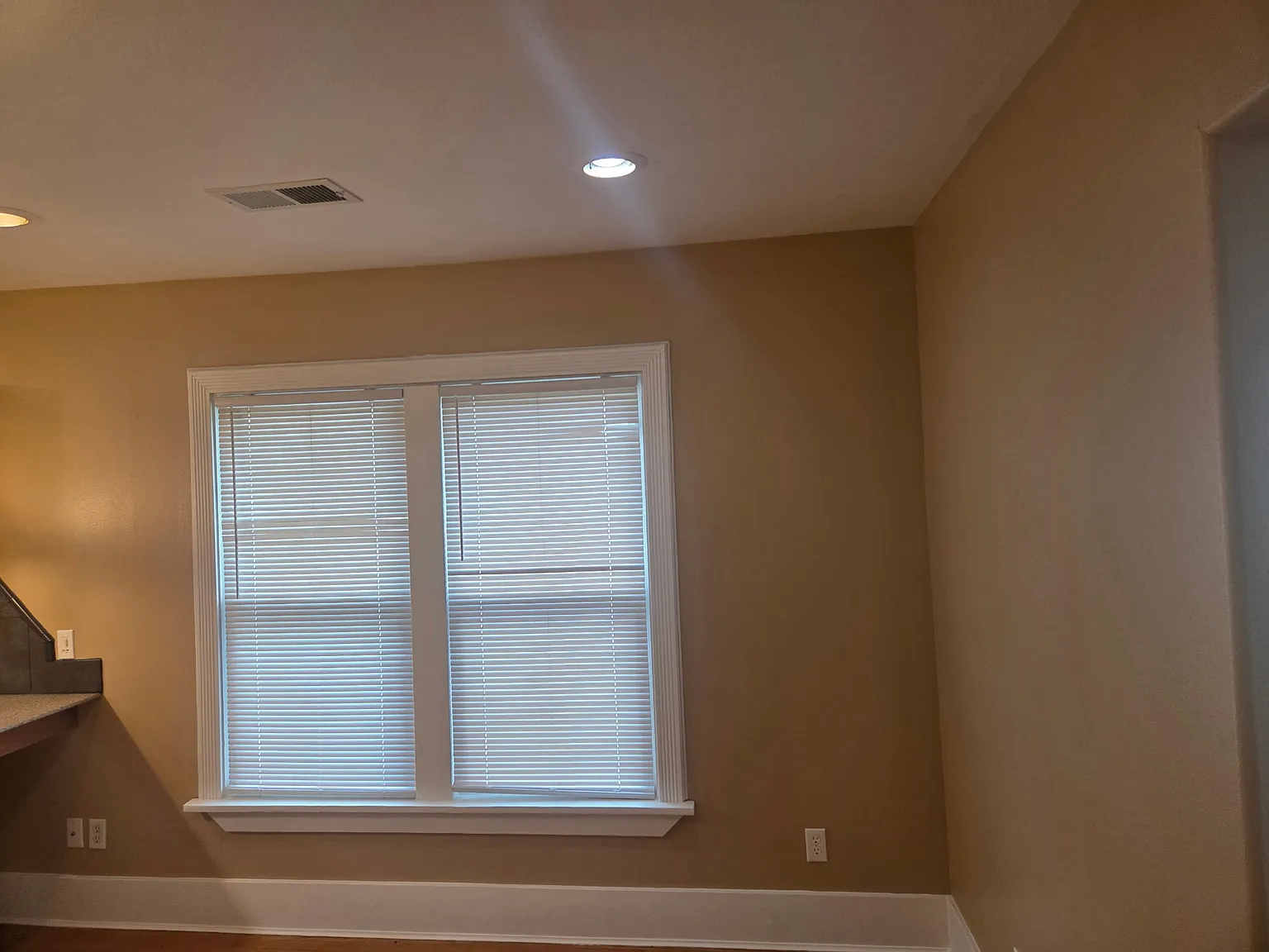 1 bed, 850 sqft, $899 — Photo 2