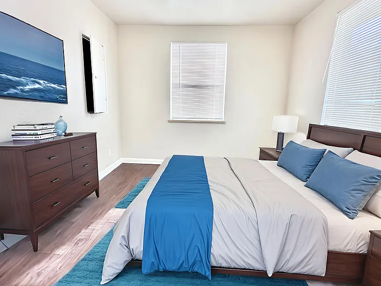 Unit 10 1x1 Top Floor