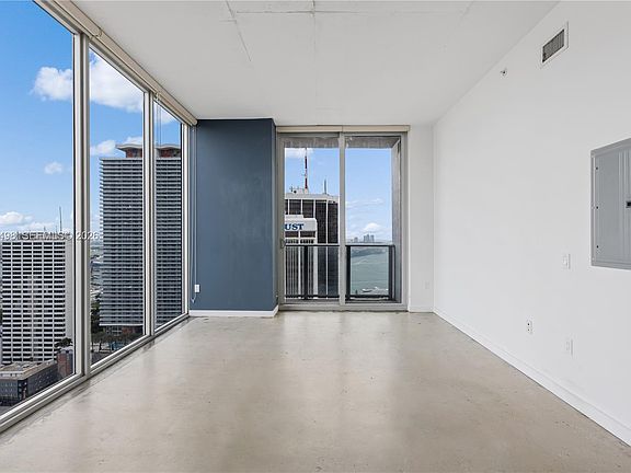 5th image of 151 SE 1st St APT 3202