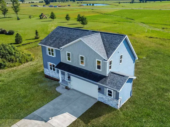 N6220 Blarney Stone Dr #53, Albany, WI 53502