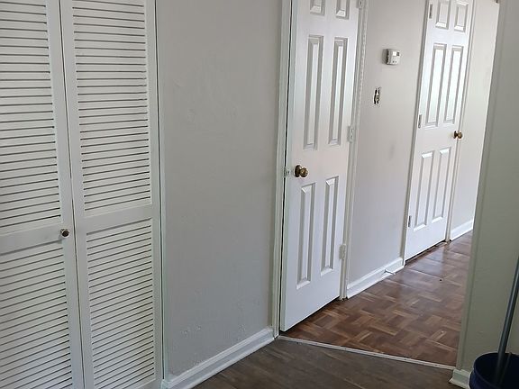 4th image of 1111 Keswick Pl #12