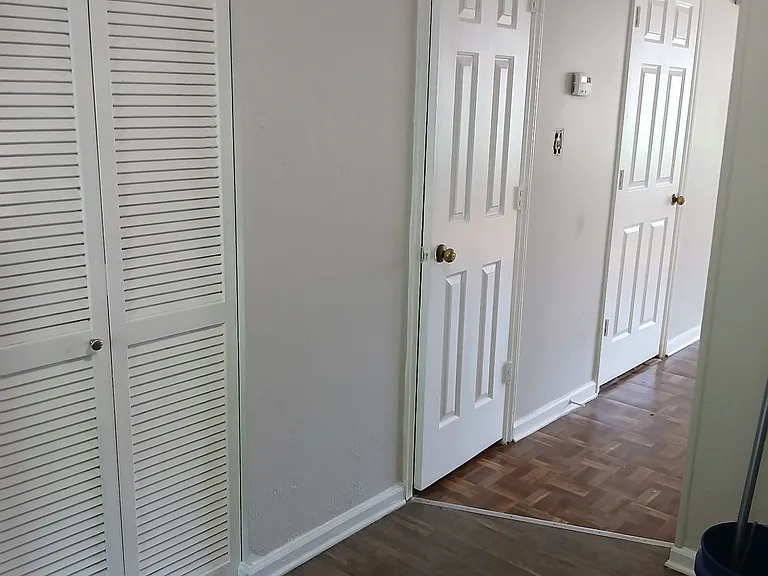 1111 Keswick Pl #12 — Photo 4