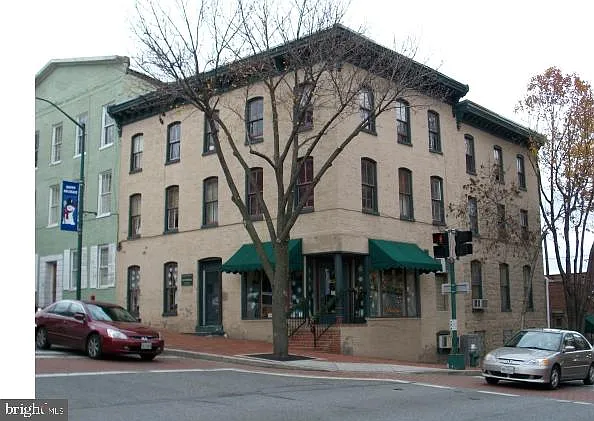 100 N Potomac St #3A — Photo 1