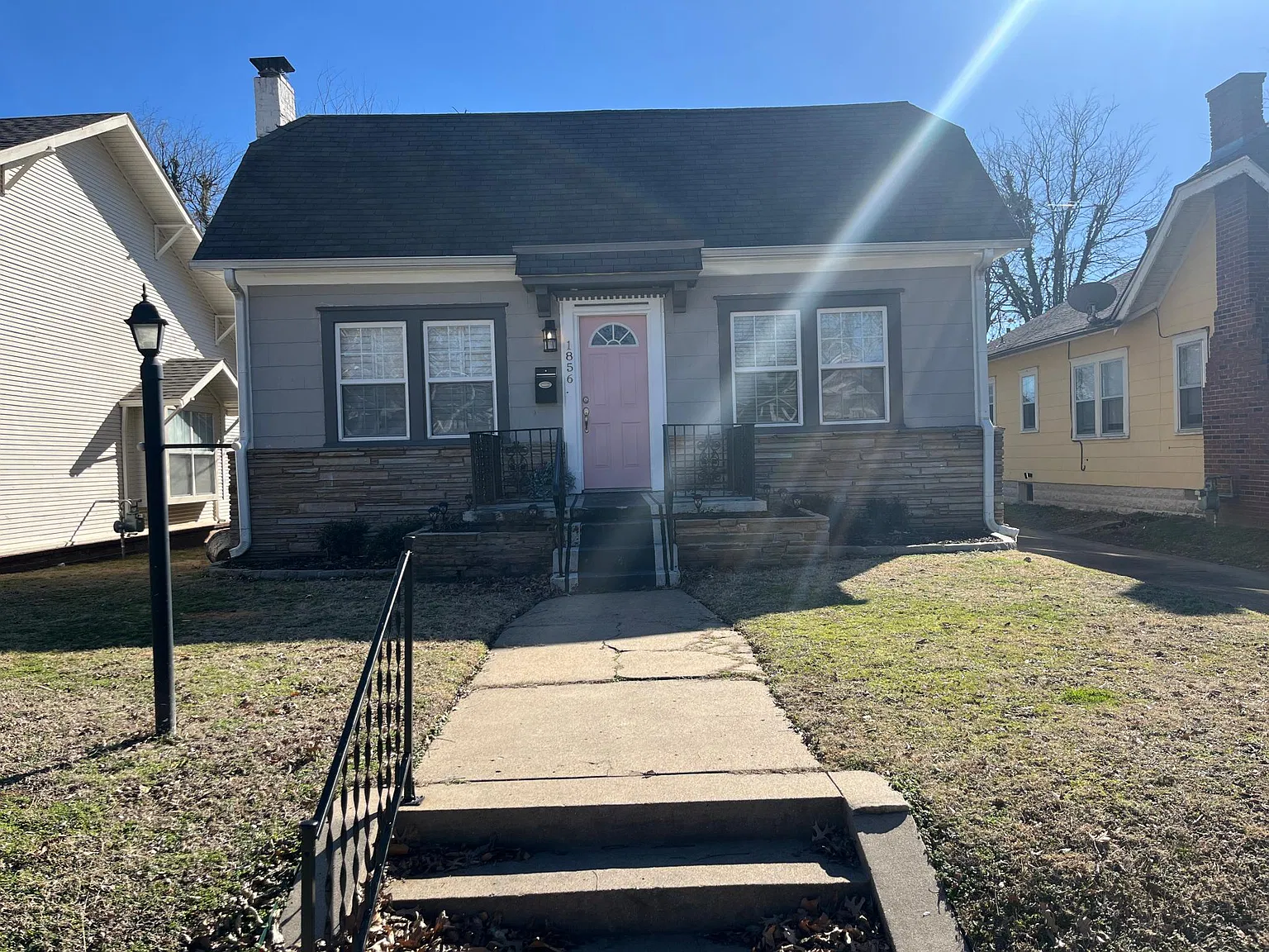 2 bed, 1300 sqft, $2,200 — Photo 1