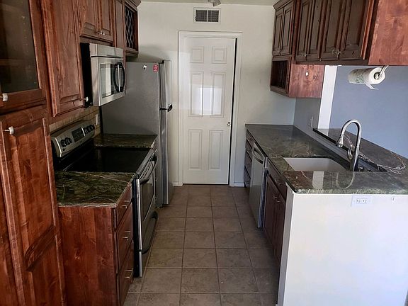 3rd image of 1932 Dartmouth Dr NE