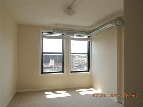 5th image of 4015 N Milwaukee Ave Unit 509