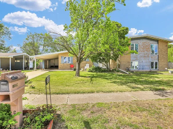 1520 S Pointe Dr, Rantoul, IL 61866