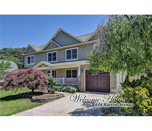 646 Barron Ave photo 1