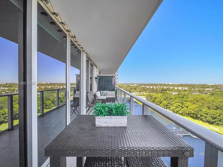 16385 Biscayne Blvd #1104 — Photo 9