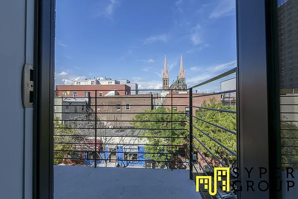 Rented by The Syper Group | media 12